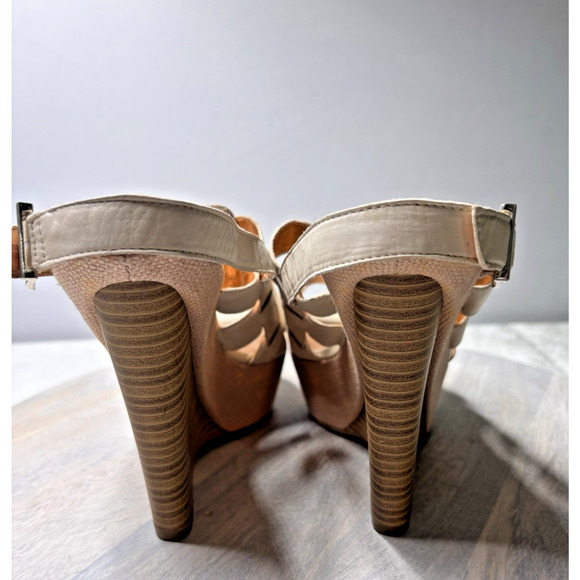 BCBG Max Azria Leather Wedge Sandals Nude Size 9 - Picture 2 of 8